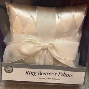 Ring bearer's pillow